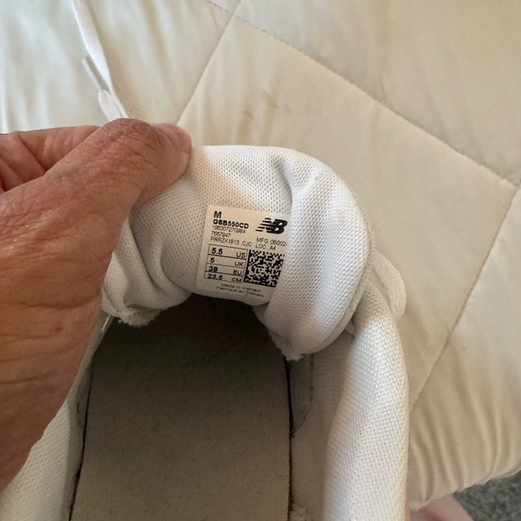 New Balance 550 White and Pink Sneakers - Picture 5 of 5